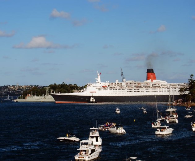 Cunard’s Queen Mary leaves its berth at Garden Island on her last Voyage.