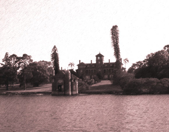  The photo is of the dock entrance to the Yarralla Estate, on the Parramatta River.