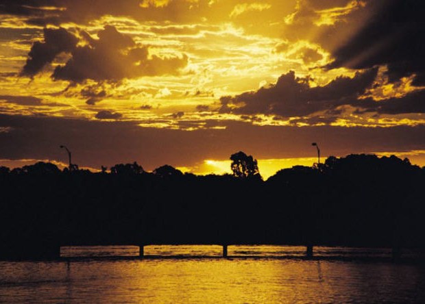 The Murray River flows along the NSW border, from the Snowy Mountains to South Australia